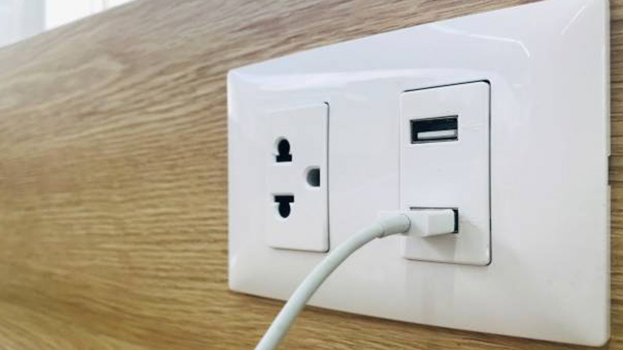 usb outlet installation